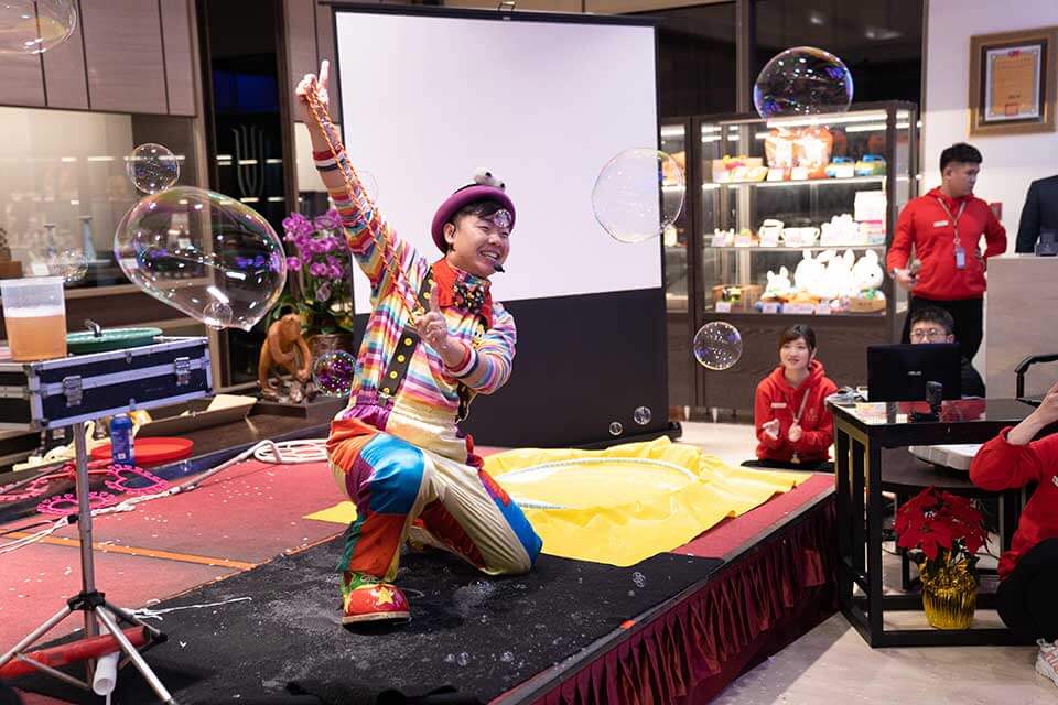 宜蘭悅川酒店跨年活動：魔術表演、小丑默劇、魔幻泡泡