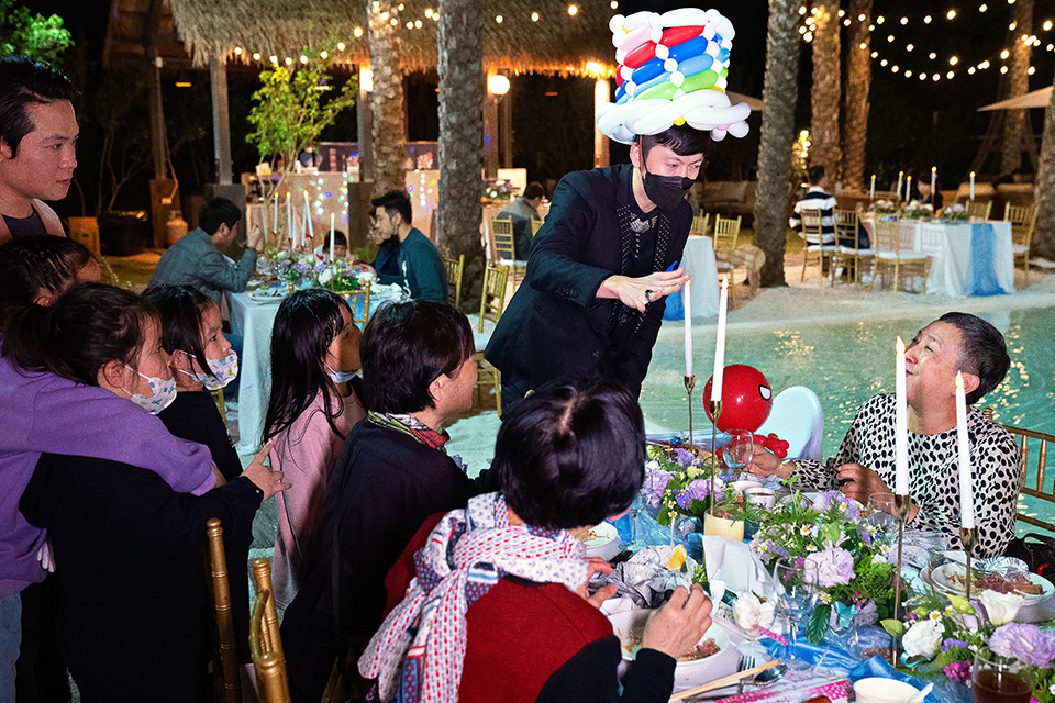 時為譯莊園私人生日派對桌邊魔術、魔幻泡泡、造型氣球
